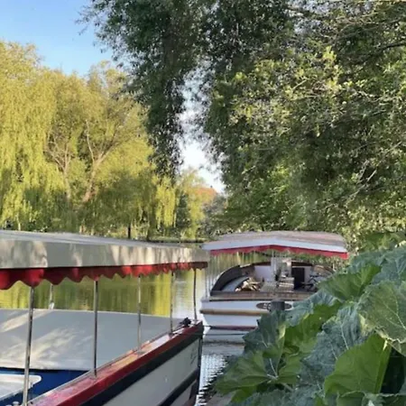 Moderne Lejlighed I Hjertet Af C